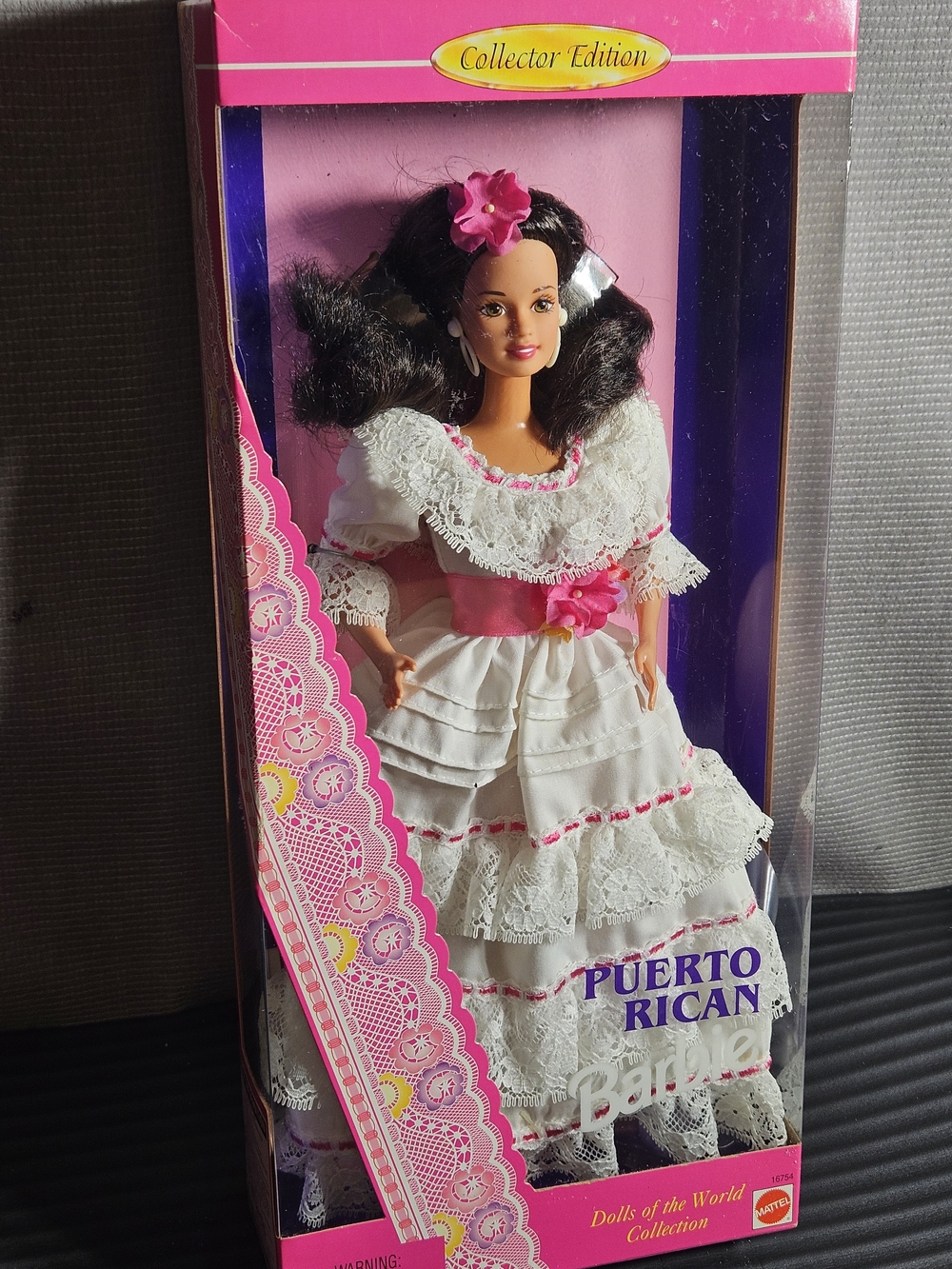 1996 Puerto Rican Barbie #16754 Mattel Dolls of the World NRFB Dark Hair Vintage